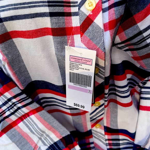 Vineyard Vines Classic Button Down. - Picture 2 of 3